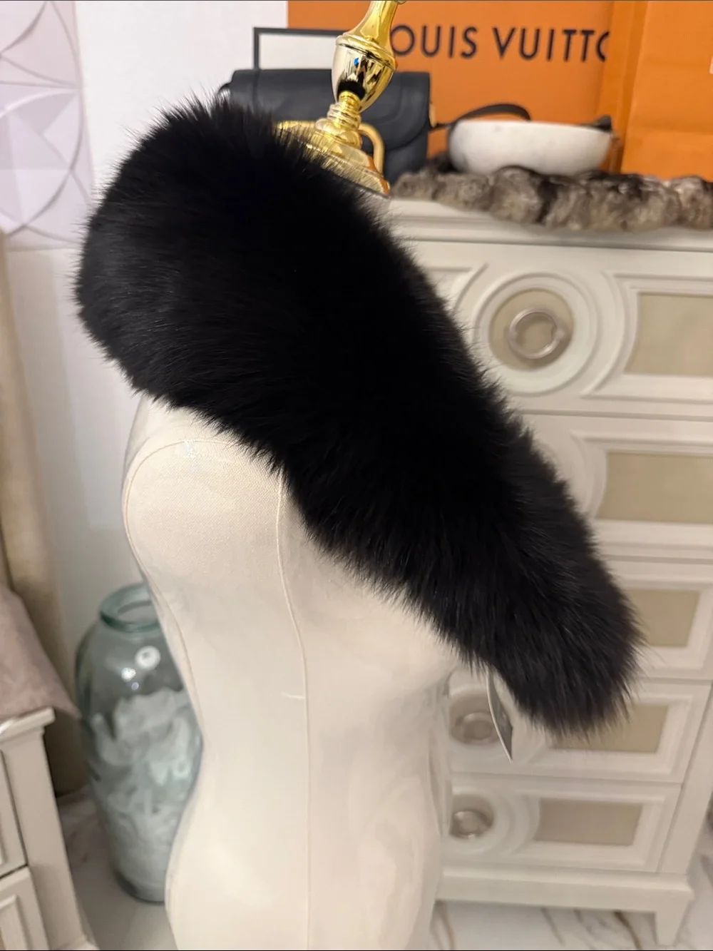 NWT SAGA FURS SUPERB QUALITY TAG